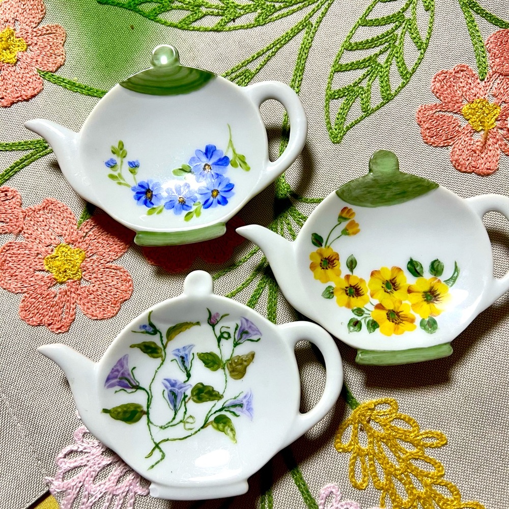 I hand painted these tea bag holders.